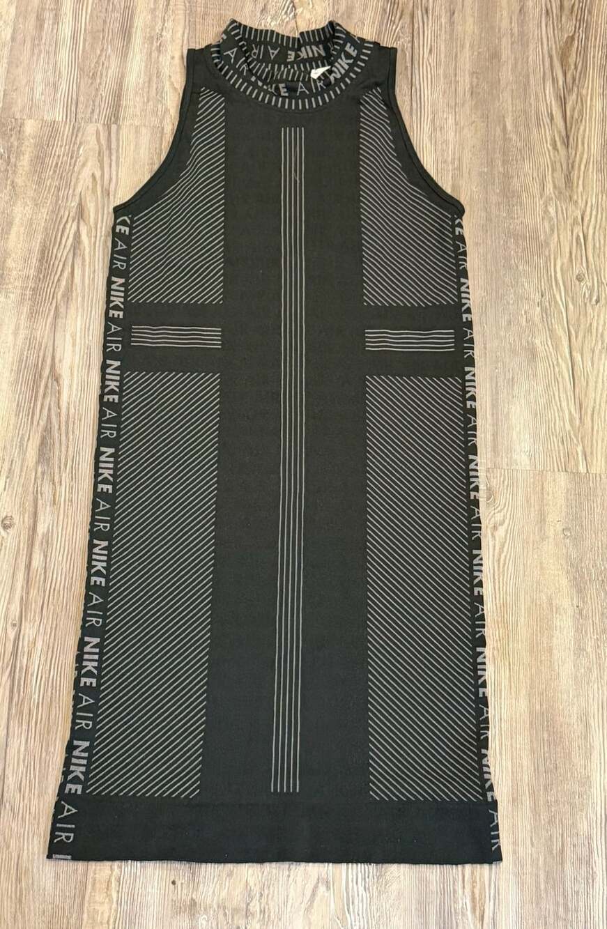 Nike Air Seamless Dress Size L Black